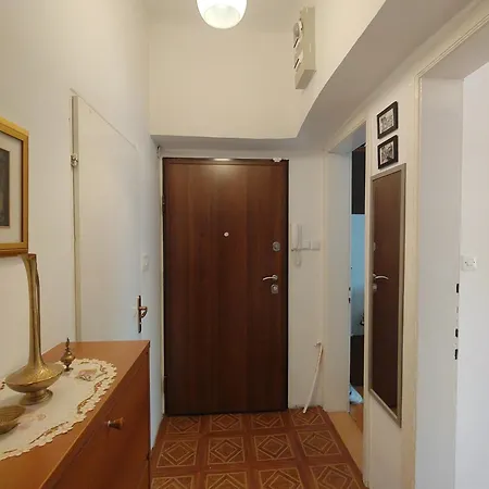 Apartment Rahat *